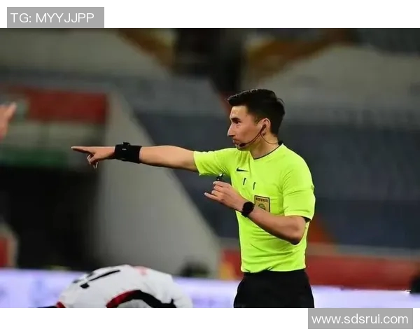 香港足球明星队疑似放水引发热议球迷怒斥诚信缺失与比赛公正性受损